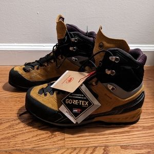 MAMMUT Kento Tour High Goretex Hiking Boots - Excellent Used Once
